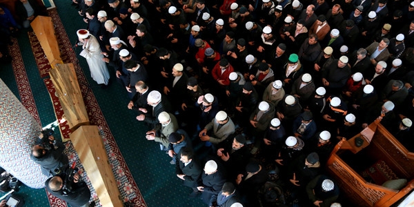 Görmez, yangında ölen öğrencilerin cenaze namazını kıldırdı
