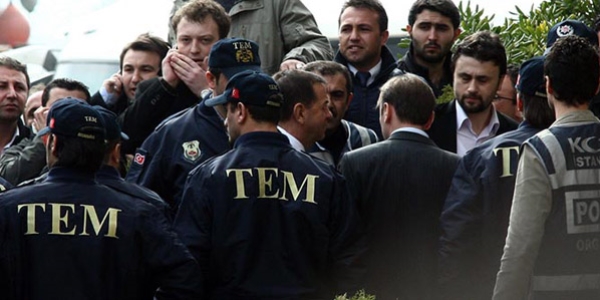 TÜBİTAK'ın 3 adli bilişim uzmanı yurt dışına kaçmış
