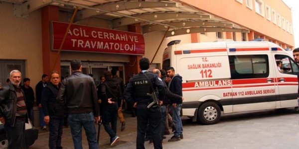 Batman'da okul çıkışı bıçaklı kavga: 2 yaralı