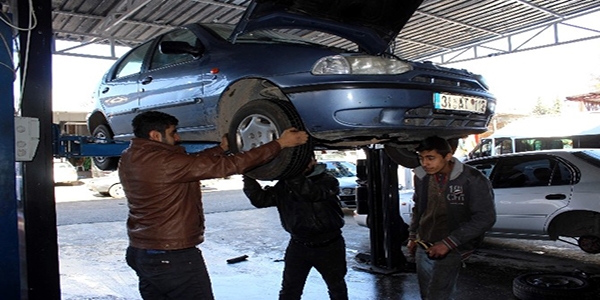 Araçların kışlık bakımında lastik ve antifiriz önemli