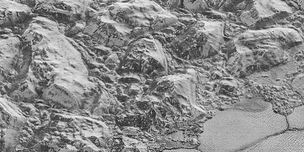 NASA'dan yeni Plüton görüntüleri