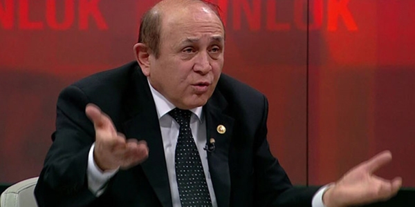 Burhan Kuzu'dan müthiş geri vites