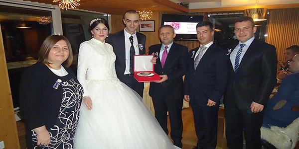 TSK, Bosnalı subayı mutlu gününde yalnız bırakmadı