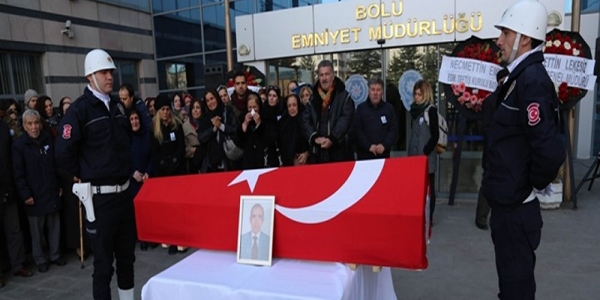 Emekli emniyet müdürü tedavi gördüğü hastanede öldü