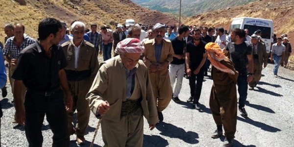 Diyarbakır'da halk PKK' ya karşı duruş sergilemeye başladı