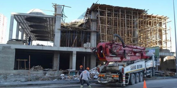Cami inşaatında göçük: 5 yaralı