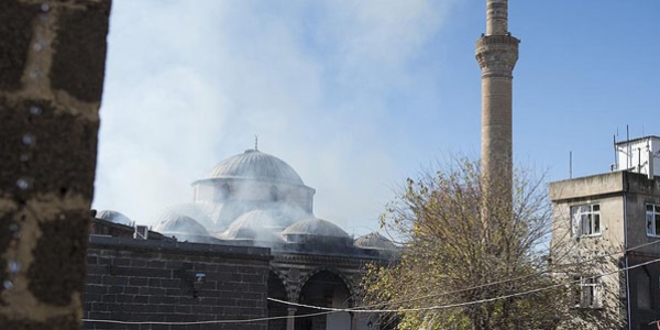 STK'lar tarihi camide yangına neden olan PKK'yı kınadı