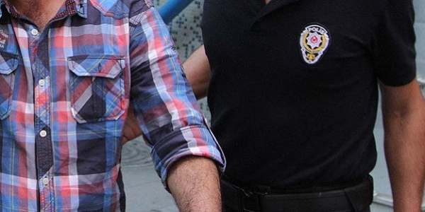 Diyarbakr'da bir polis memuru gzaltna alnd