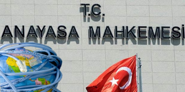 AYM, İnternet Yasası'ndaki bazı hükümleri iptal etti