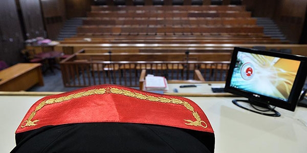 Böcek davasında yargılama başladı