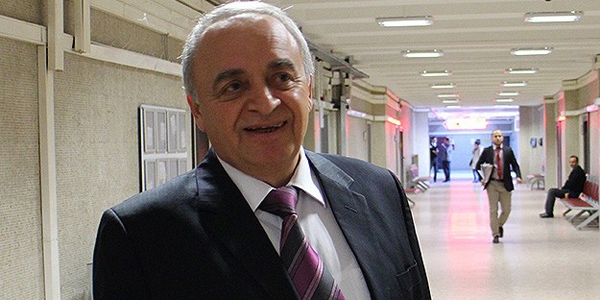 'Başkan, cemaatin avukatına 700 bin dolar verdi'