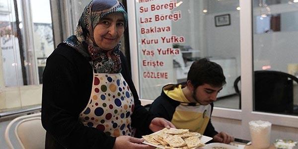 Üniversite öğrencilerinin 'Fatma annesi'