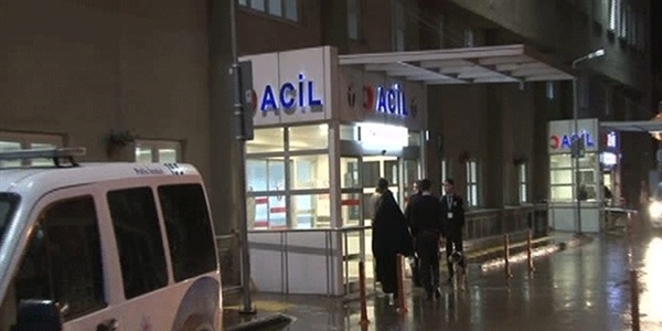 Hasta yakınından doktora silahlı saldırı