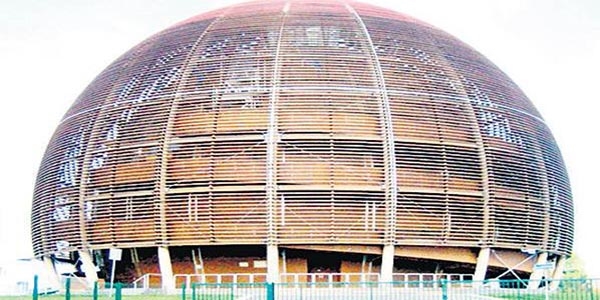CERN'den ilk işi Dora aldı