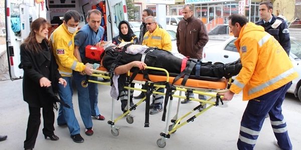 Öğretmen eski okul müdürünü av tüfeğiyle vurdu