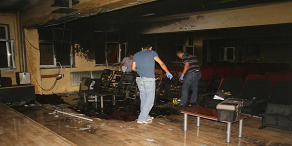 Hakkari'de liseye molotofkokteyli saldırı