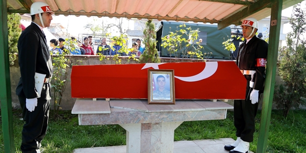 Terhisine 10 gün kalan asker kazada hayatını kaybetti