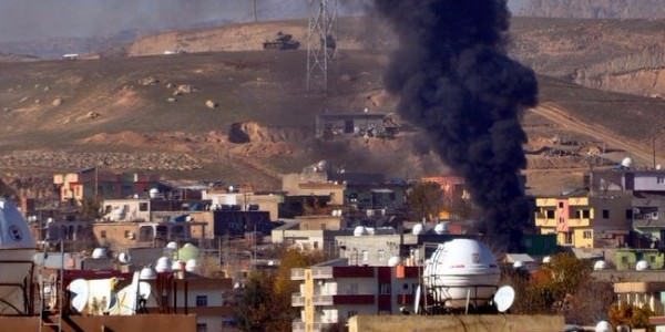 Cizre ve Silopi'de şiddetli patlamalar yaşanıyor