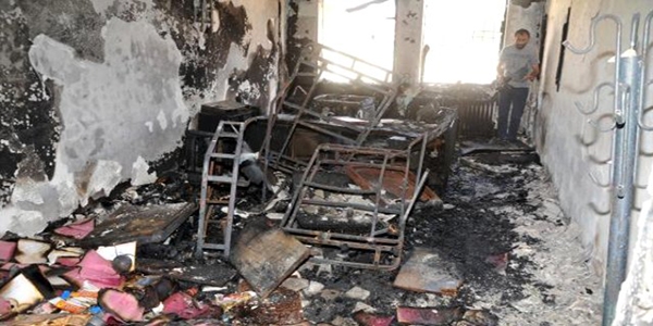 Mersin'de PKK yandaşları okul yaktı