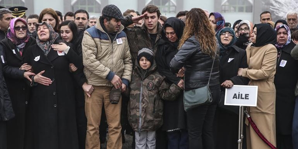 Acıya dayanamayan şehidin babası hayatını kaybetti