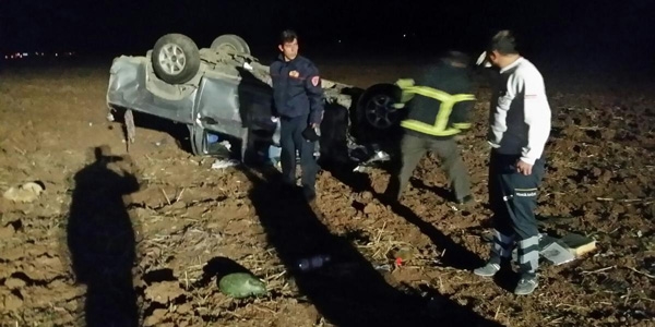 Mardin'de iileri tayan pikap devrildi: 2 l, 11 yaral