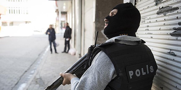Cizre ve Sur'da 13 terörist etkisiz hale getirildi