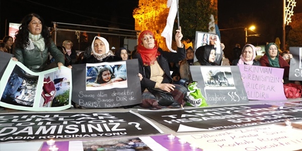 HDP'li kadınlar barış için oturma eylemi yaptı