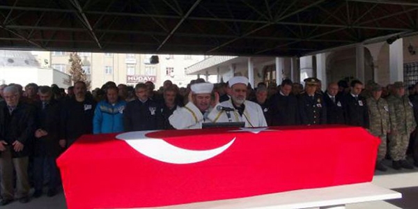 İtfaiye aracının çarparak şehit ettiği polis toprağa verildi