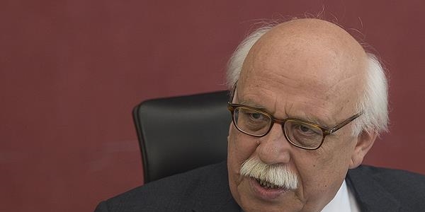 Öğretmenlerin nakil istememesi için ek tedbir alınacak