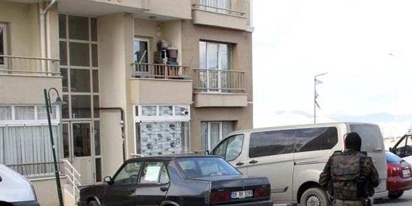 Canlı bombalar keşifte yakalandı
