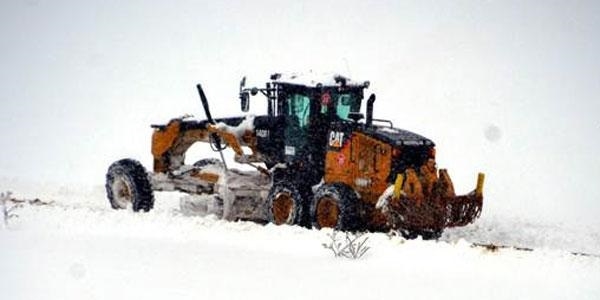 Kar nedeniyle 1065 köy yolu ulaşıma kapandı