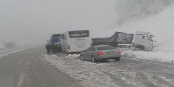 Düzce'de zincirleme trafik kazası: 9 yaralı
