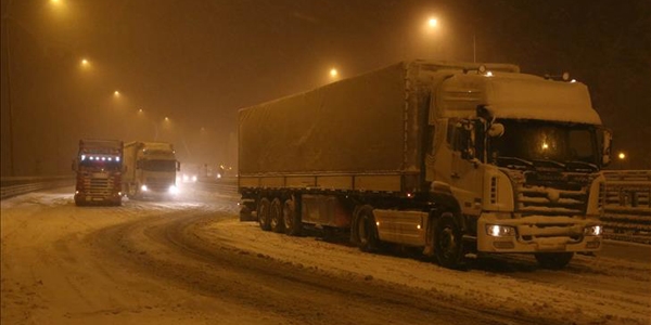 Kocaeli'de zincirleme trafik kazası: 31 yaralı