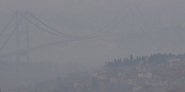 İstanbul Boğazı, yoğun sis nedeniyle gemi geçişine kapatıldı