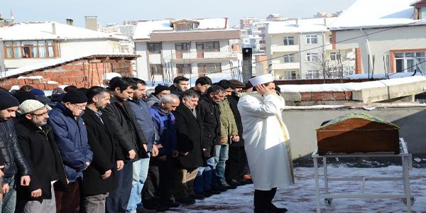 Kazada ölen üniversiteli Pelin toprağa verildi