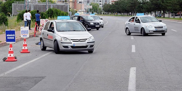 Yeni ehliyetler nereden hangi belgelerle alnacak?