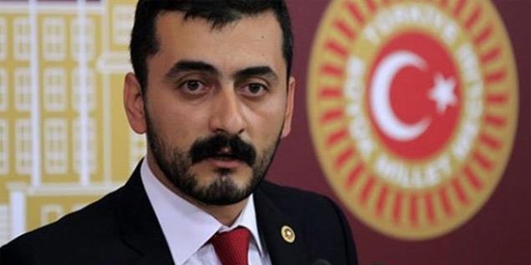 'İhanete özgürlük peşinde'