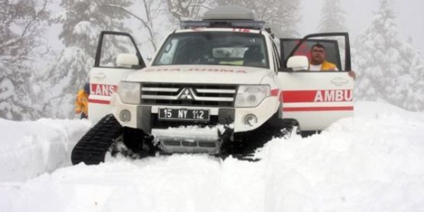 Obez hastaya kar paletli ambulansla ulaşıldı