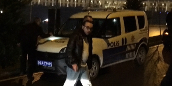 Eyüp'te polis aracına silahlı saldırı