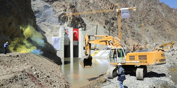 'Yusufeli Baraj, ekonomiye 400 milyon lira katk salayacak'
