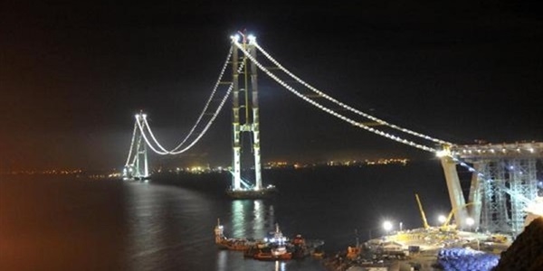 İzmit Körfez Geçişi'nde görsel şölen