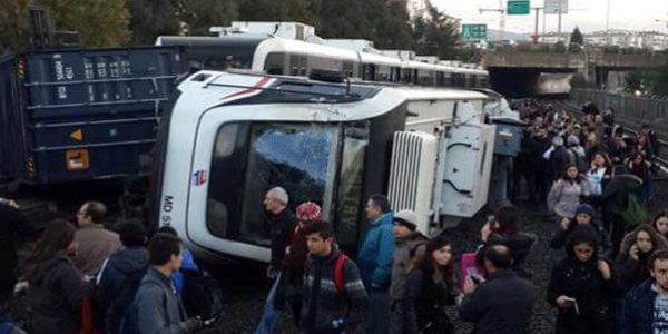 zmir'de metro kazas: 12 yaral