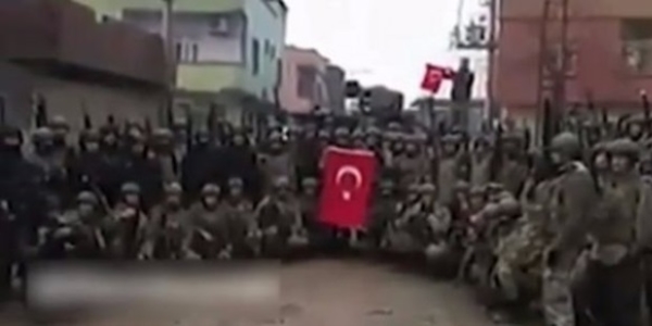 Silopi'yi komando marşıyla inlettiler