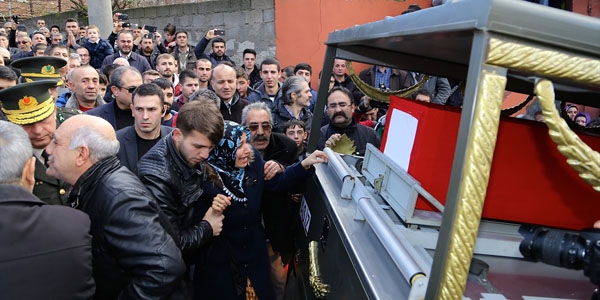 Şehit Uzman Çavuş İnan'ın cenazesi toprağa verildi