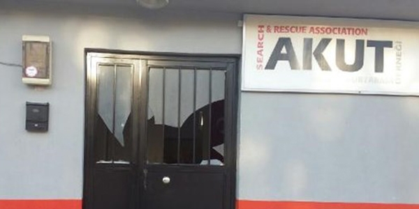 Bursa'da AKUT operasyon merkezi soyuldu