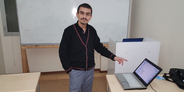 21 yaşındaki genç, yapay zeka tasarladı