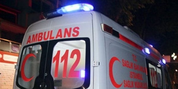 Polise atmak istediği patlayıcı elinde patladı