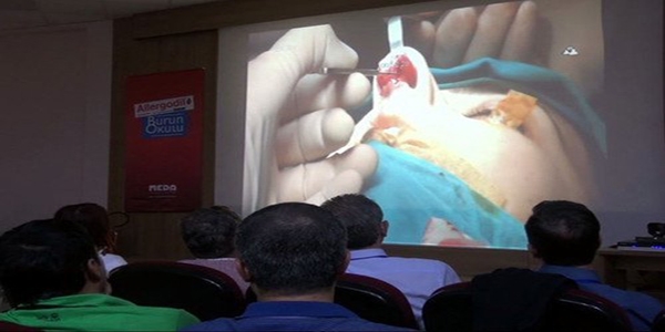 Antalya'da canlı yayında ameliyat yapıldı