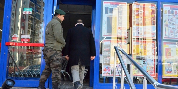 Şehit polis Ağçelik'in baba ocağına acı haberi ulaştı