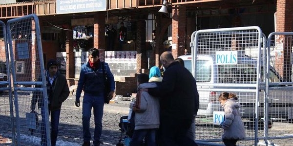 Habertürk hendeklerin olduğu sokaklara girdi